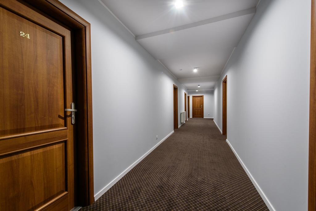 Hotel Nowy Dwor Trzebnica Kültér fotó
